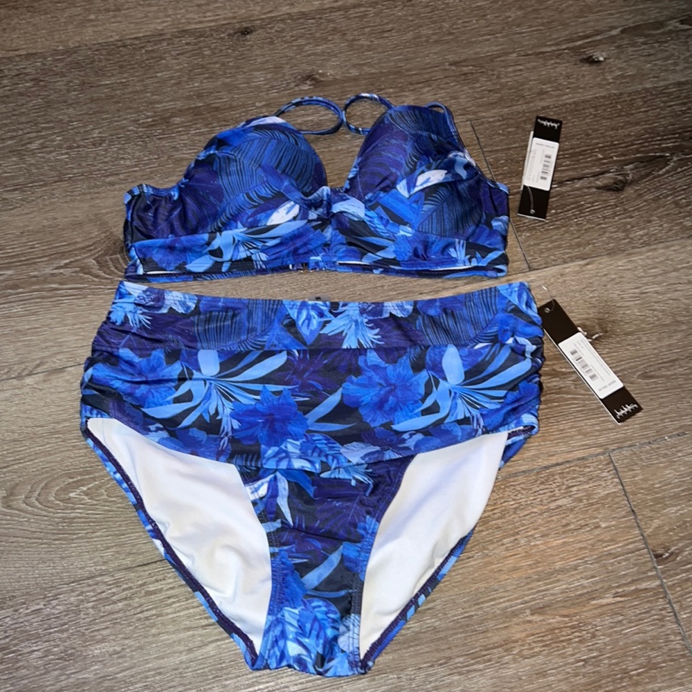 Bathing suit